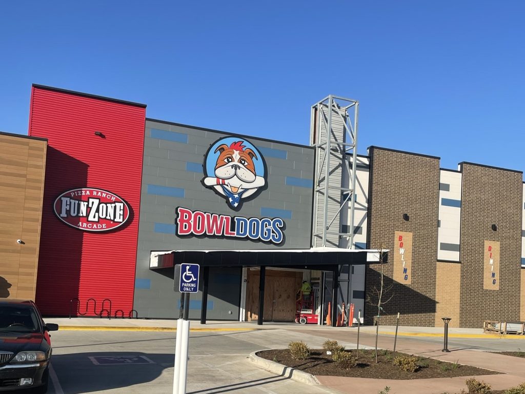 FunZone, Bowldogs